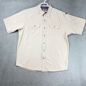 Wrangler Short-Sleeve Button-Down Shirt in Light Tan